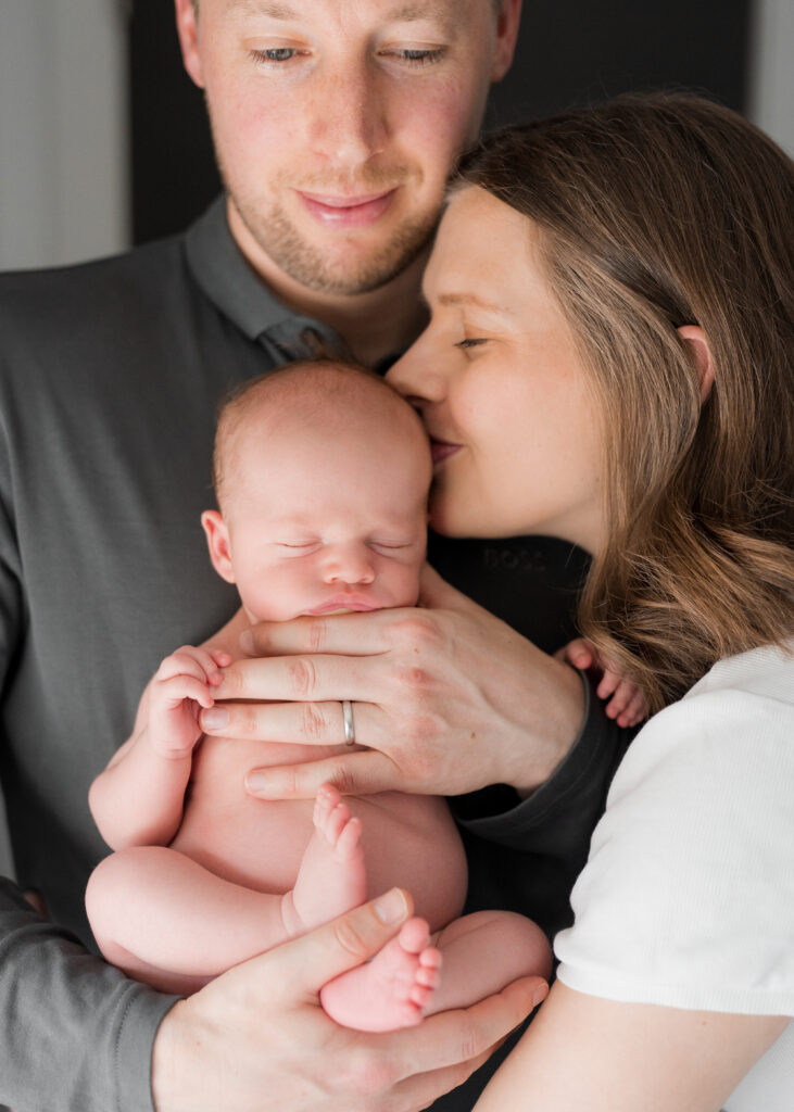 Newborn and baby photographer for lifestyle shoot at home
